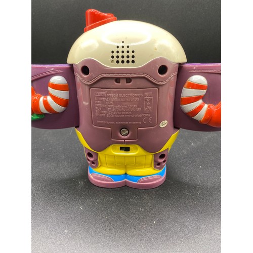 784 - Vtech Humpty Dumpty & VTECH Tiny Tot driver with steering wheel. (2). F. 2000g.
Playworn and without... 