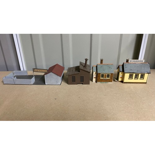 325 - 46 buildings, bridges & structures. Card, Metal & Plastic construction. F/G. (46). 10000g