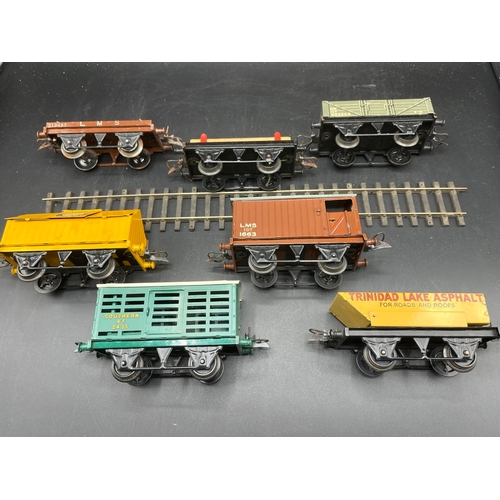 47 - 7 Hornby Gauge O Boxed Wagons, includes SR No.1 Milk Traffic Van with two churns and working doors, ... 