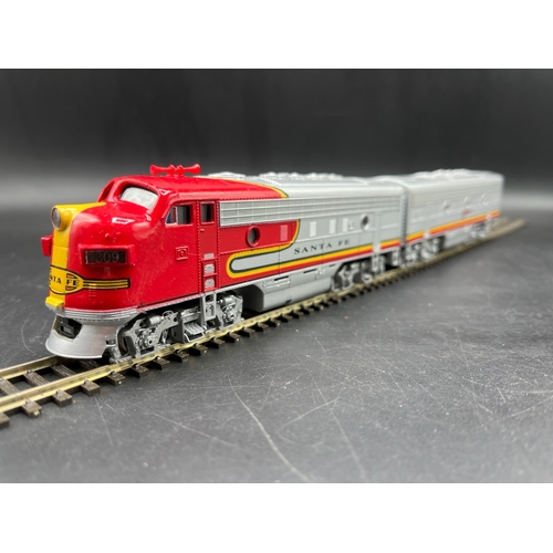 225 - Bachmann Plus EMD F7A & EMD F7B Santa Fe War Bonnet No.309L Principal Bo-Bo Loco and also motorised ... 