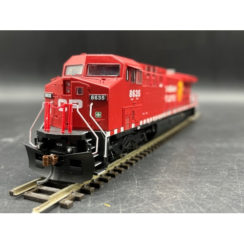 231 - Athearn ATH77675 Canadian Pacific AC4400CW #8635 Co-Co Locomotive, Tested Runner, Bi-directional lig... 