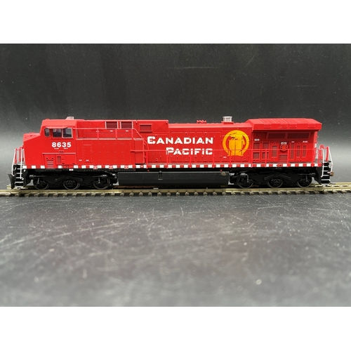 231 - Athearn ATH77675 Canadian Pacific AC4400CW #8635 Co-Co Locomotive, Tested Runner, Bi-directional lig... 