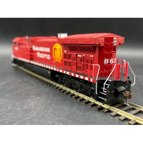 231 - Athearn ATH77675 Canadian Pacific AC4400CW #8635 Co-Co Locomotive, Tested Runner, Bi-directional lig... 