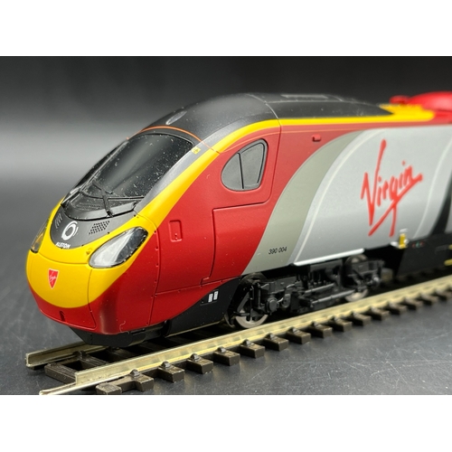 129 - Hornby R1155 Virgin Trains Pendolino OO gauge Train Set, Tested Runner w/lights, DCC Ready, Appears ... 