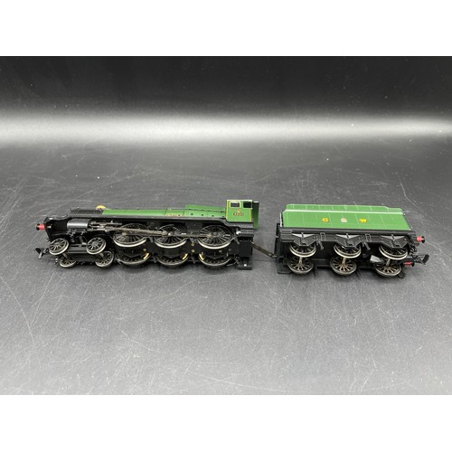 201 - Two OO gauge Steam Locomotives, Tested Runners, Bachmann 32-007 Hall Class 4920 'Dumbleton' Hall 4-6... 