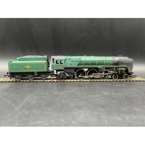 201 - Two OO gauge Steam Locomotives, Tested Runners, Bachmann 32-007 Hall Class 4920 'Dumbleton' Hall 4-6... 