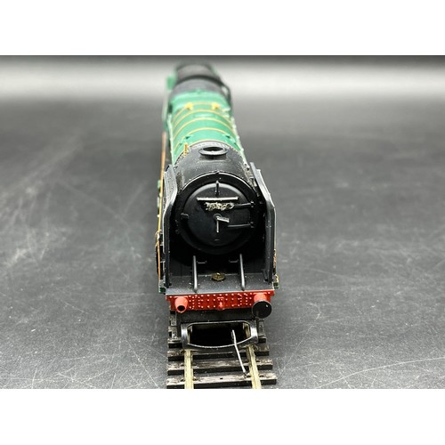 201 - Two OO gauge Steam Locomotives, Tested Runners, Bachmann 32-007 Hall Class 4920 'Dumbleton' Hall 4-6... 