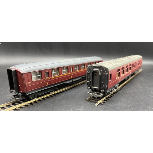 202 - 8 OO gauge Rolling-stock, includes Hornby R483 BR Composite Coach (Maroon Livery) boxed, Hornby R042... 