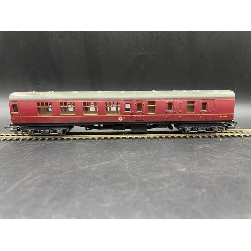 202 - 8 OO gauge Rolling-stock, includes Hornby R483 BR Composite Coach (Maroon Livery) boxed, Hornby R042... 