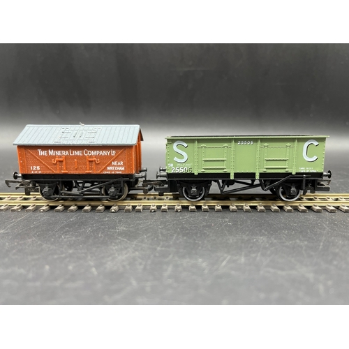 202 - 8 OO gauge Rolling-stock, includes Hornby R483 BR Composite Coach (Maroon Livery) boxed, Hornby R042... 