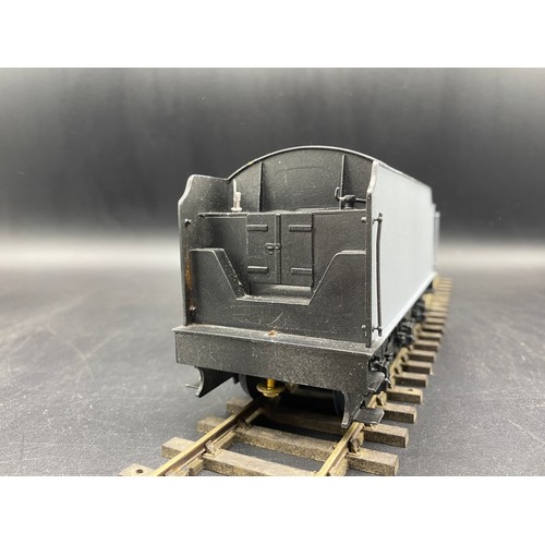 78 - O Gauge fine scale LNER Six wheeled tender in grey primer paint.
All metal construction, screw coupl... 