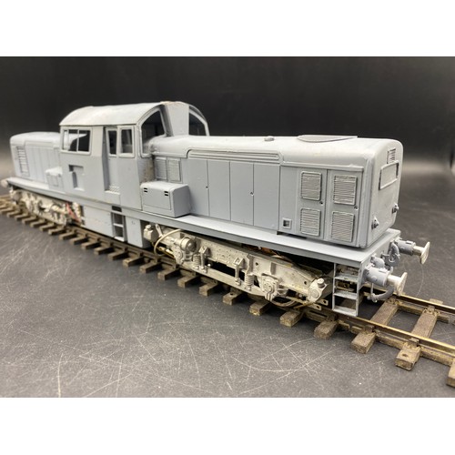 75 - O Gauge Fine scale class 17 'Clayton' diesel locomotive.  Built from an Acorn kit, body in Grey prim... 