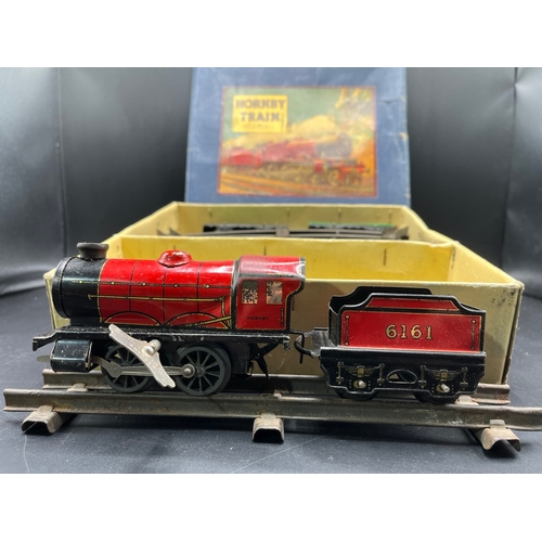 28 - Hornby Meccano MO Goods Set (Gauge O Clockwork) plus two further MO Red Locomotives 6161, Tipper Wag... 