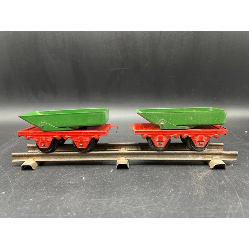 28 - Hornby Meccano MO Goods Set (Gauge O Clockwork) plus two further MO Red Locomotives 6161, Tipper Wag... 