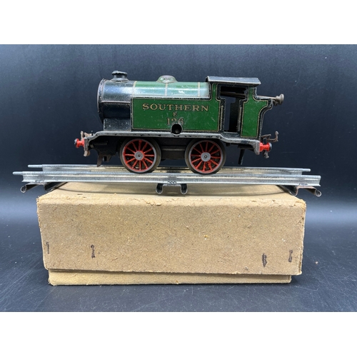 51 - Hornby Meccano Southern E126 1932/36 Clockwork loco, 12 Spoke wheels, Box with label '8517', Note bu... 