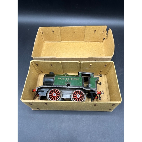 51 - Hornby Meccano Southern E126 1932/36 Clockwork loco, 12 Spoke wheels, Box with label '8517', Note bu... 