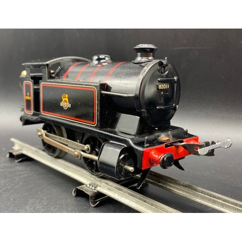 52 - Hornby O Gauge Clockwork Type 40 Tank, Tested Runner, BR RN: 82011 with key & lamps in envelope, Gua... 