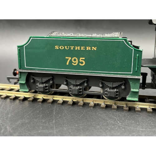 206 - Two Hornby Steam Locomotives, R154 Southern Railway King Arthur Class 4-6-0 'Sir Dinadan' #795 Non R... 