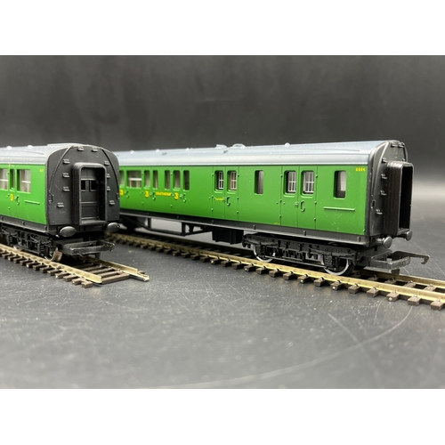 207 - Nine Hornby 'Ready-to-roll' Boxed Rolling-stock, includes R486 SR Composite Coach Malachite Livery t... 