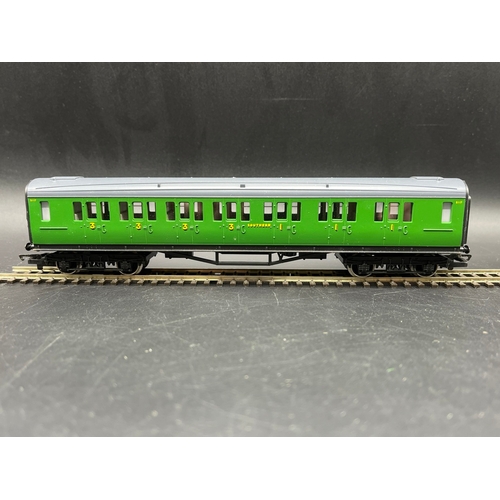 207 - Nine Hornby 'Ready-to-roll' Boxed Rolling-stock, includes R486 SR Composite Coach Malachite Livery t... 