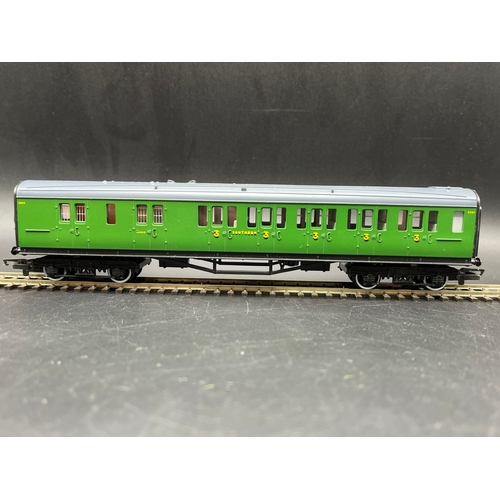 207 - Nine Hornby 'Ready-to-roll' Boxed Rolling-stock, includes R486 SR Composite Coach Malachite Livery t... 