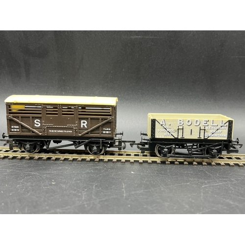 207 - Nine Hornby 'Ready-to-roll' Boxed Rolling-stock, includes R486 SR Composite Coach Malachite Livery t... 