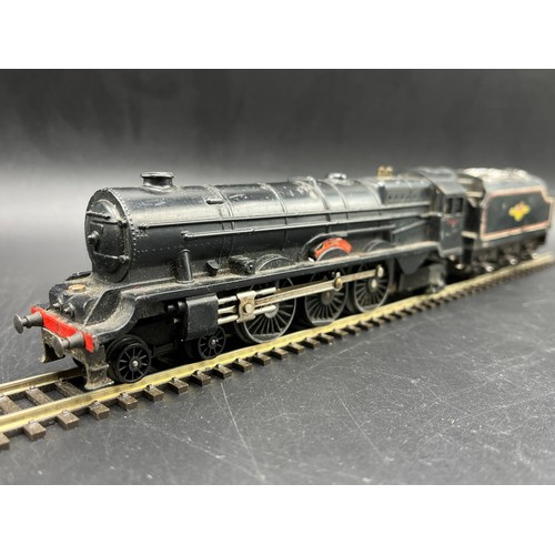 208 - Three OO gauge Steam Locomotives, Hornby 0-4-0 Desmond #7 Good (Tested Runner), Triang 4-6-2 'Prince... 