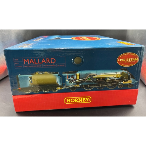 122 - Hornby R1041 Mallard Live Steam Train Set containing 4-6-2 LNER blue A4 Class No. 4468 'Mallard' Loc... 