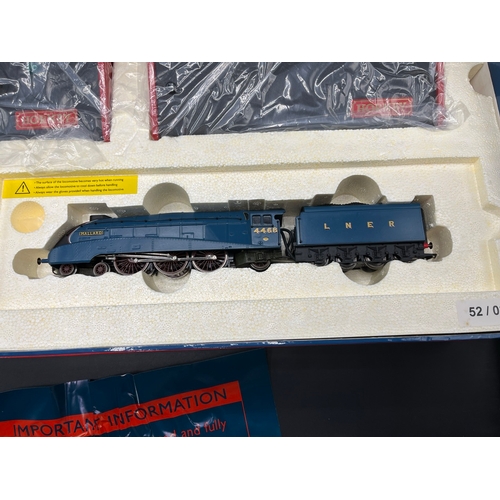 122 - Hornby R1041 Mallard Live Steam Train Set containing 4-6-2 LNER blue A4 Class No. 4468 'Mallard' Loc... 