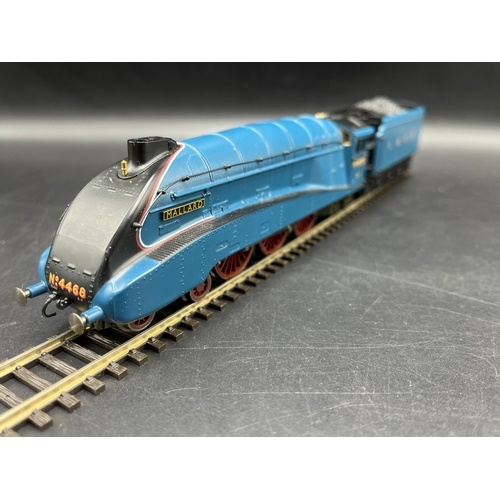 122 - Hornby R1041 Mallard Live Steam Train Set containing 4-6-2 LNER blue A4 Class No. 4468 'Mallard' Loc... 