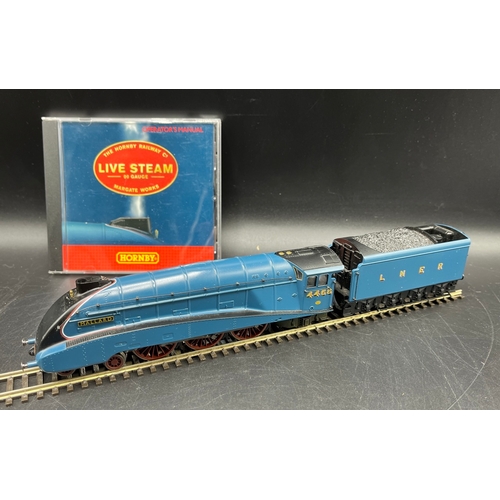 122 - Hornby R1041 Mallard Live Steam Train Set containing 4-6-2 LNER blue A4 Class No. 4468 'Mallard' Loc... 