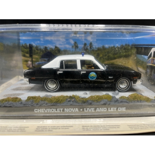 627 - James Bond 007 'Live and Let Die' die-cast vehicles in scenic presentation pack from Universal Hobbi... 