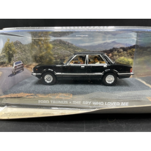 629 - James Bond 007 'The Spy Who Loved Me' die-cast vehicles in scenic presentation pack from Universal H... 