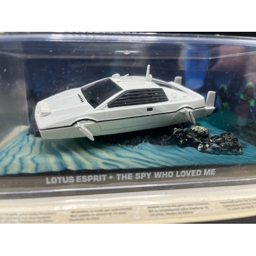 629 - James Bond 007 'The Spy Who Loved Me' die-cast vehicles in scenic presentation pack from Universal H... 