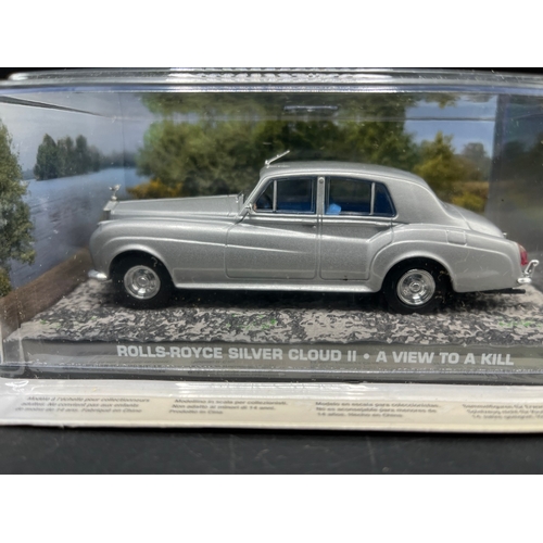 633 - James Bond 007 'A View to a Kill' die-cast vehicles in scenic presentation pack from Universal Hobbi... 