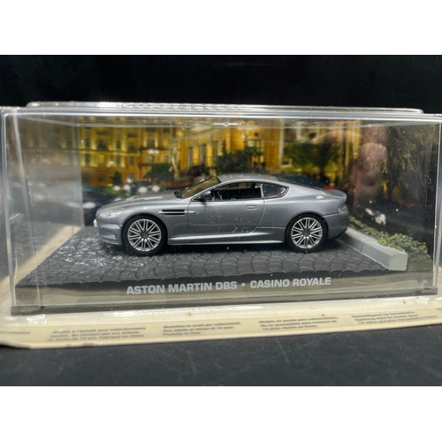 639 - James Bond 007 'Casino Royale' die-cast vehicles in scenic presentation pack from Universal Hobbies ... 