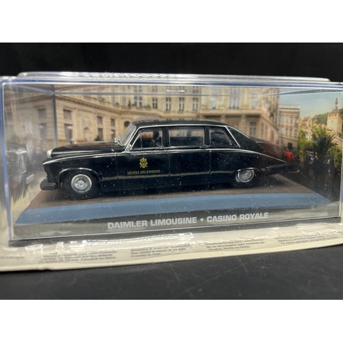 639 - James Bond 007 'Casino Royale' die-cast vehicles in scenic presentation pack from Universal Hobbies ... 