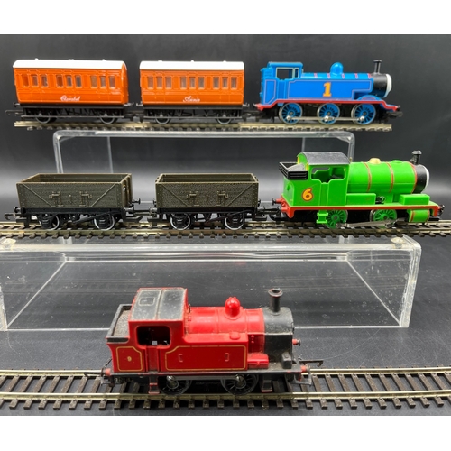 209 - 'OO' Gauge Hornby Thomas the Tank Engine Series (Tested Runners), Thomas & Percy, with Annie & Clara... 