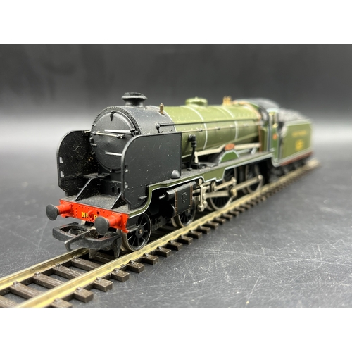 210 - Three 'OO' gauge Steam Locos Tested, Hornby BR 4-6-2 'Clan line' Merchant Navy Class #35028 Tested N... 