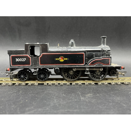 210 - Three 'OO' gauge Steam Locos Tested, Hornby BR 4-6-2 'Clan line' Merchant Navy Class #35028 Tested N... 