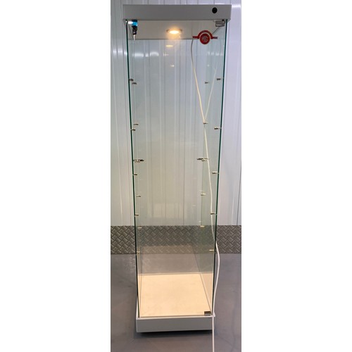 657A - Glass Display Cabinet with Light and Key.
Tall Light up Glass Display Cabinet with 5 Glass Shelves, ... 