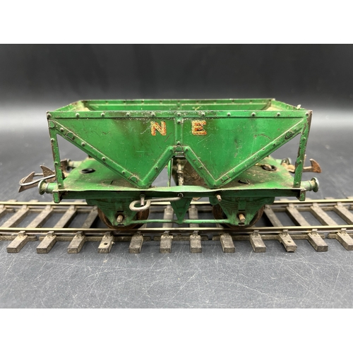 23 - 12 Hornby Meccano 'O' gauge wagons, including Hoppers (2), Gas cylinder wagon NE, GW Brake van (2), ... 