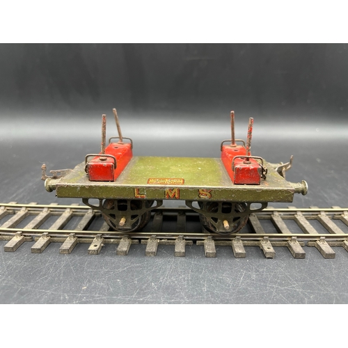 23 - 12 Hornby Meccano 'O' gauge wagons, including Hoppers (2), Gas cylinder wagon NE, GW Brake van (2), ... 