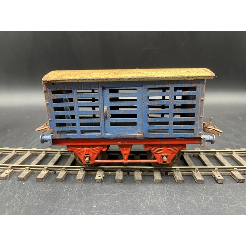 23 - 12 Hornby Meccano 'O' gauge wagons, including Hoppers (2), Gas cylinder wagon NE, GW Brake van (2), ... 