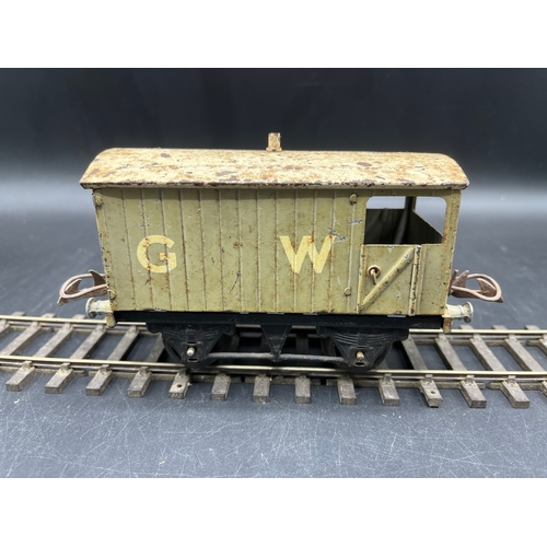 23 - 12 Hornby Meccano 'O' gauge wagons, including Hoppers (2), Gas cylinder wagon NE, GW Brake van (2), ... 