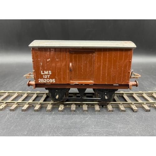 23 - 12 Hornby Meccano 'O' gauge wagons, including Hoppers (2), Gas cylinder wagon NE, GW Brake van (2), ... 