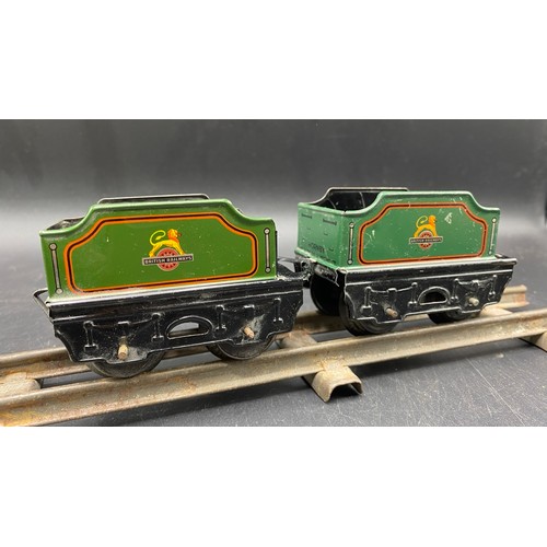 26 - Hornby Meccano MO Green Loco #60985 with two tenders (Fair), O gauge, along with Tin-plate 'South Ju... 