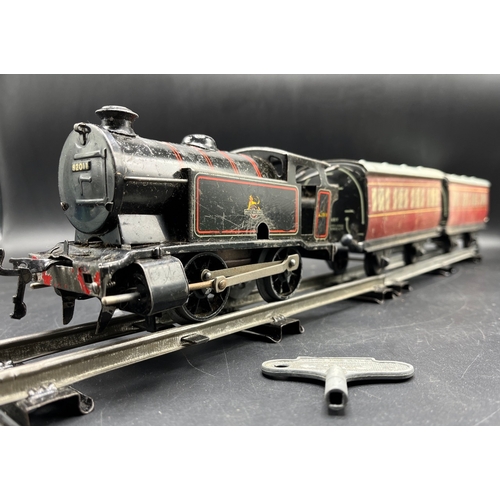 28 - Clockwork Hornby Train Tank Passenger Set No.41 O Gauge with additional track and MO Locomotive, Typ... 