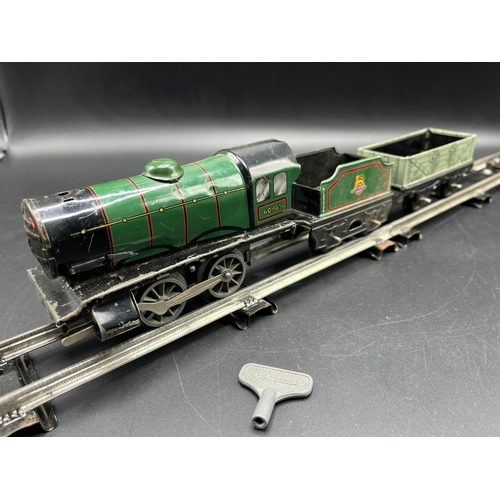 28 - Clockwork Hornby Train Tank Passenger Set No.41 O Gauge with additional track and MO Locomotive, Typ... 