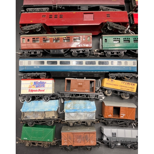 34 - Job Lot of OO Gauge Rolling Stock, mainly 'Ready-to-Roll' but some need attention, also a few OO gau... 